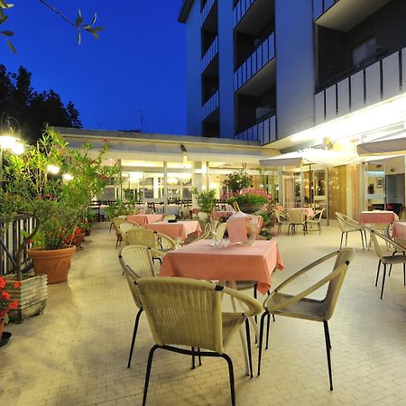 Hotel Miramare Et De La Ville Rimini Zewnętrze zdjęcie