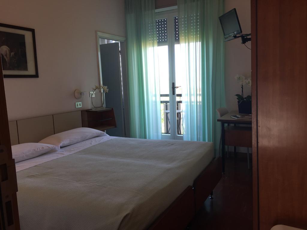 Hotel Miramare Et De La Ville Rimini Zewnętrze zdjęcie