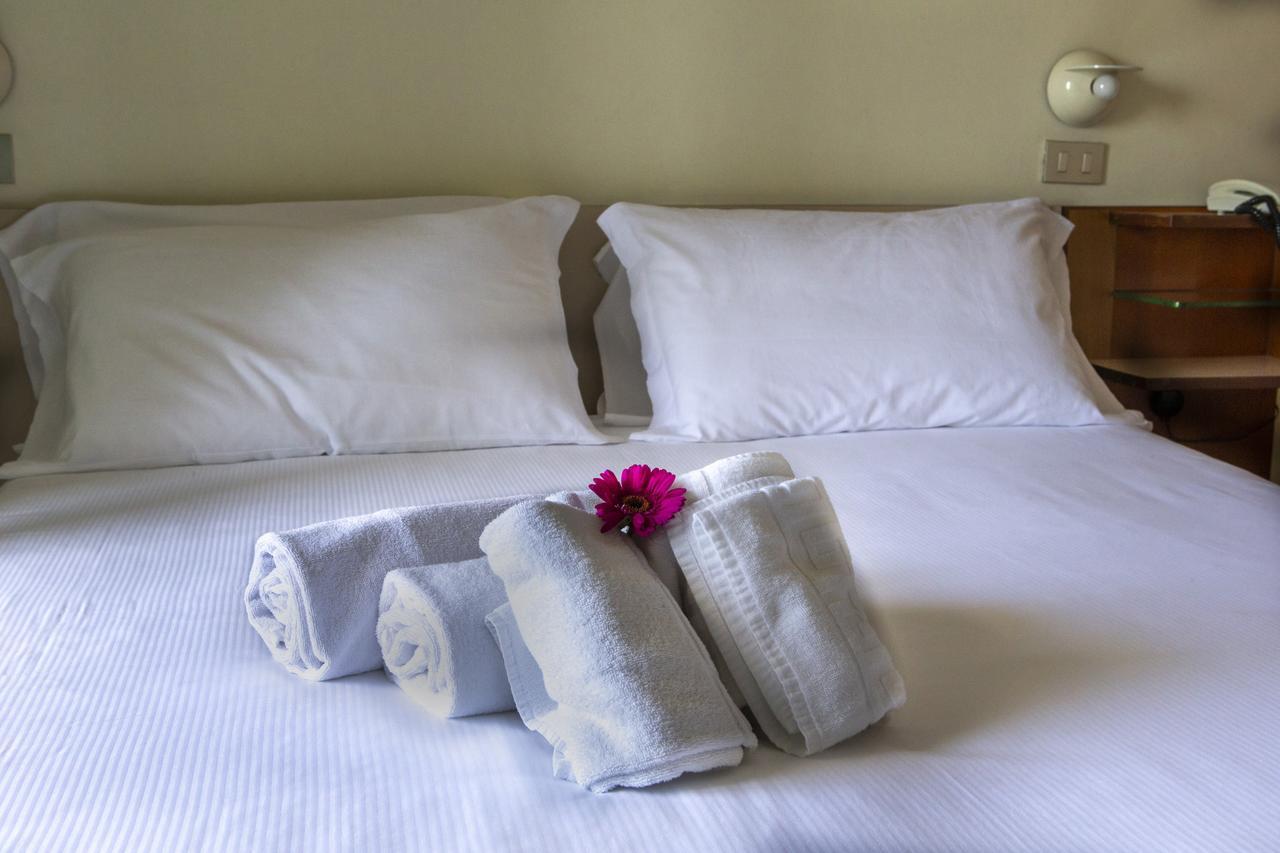 Hotel Miramare Et De La Ville Rimini Zewnętrze zdjęcie